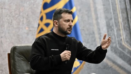 泽连斯基下令允许22岁以下男性离开乌克兰