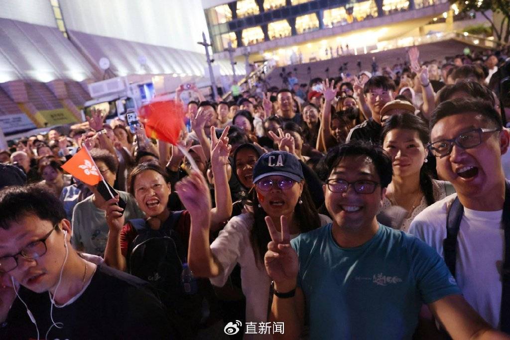 哪吒、熊猫、全运会......香港这场国庆烟花汇演，用心了！